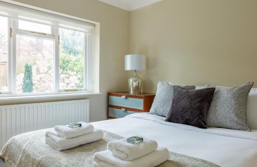 Frognal and Fitzjohns Maison | Lovely 2BR in peaceful Hampstead, NW London