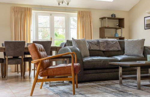 Frognal and Fitzjohns Maison | Lovely 2BR in peaceful Hampstead, NW London