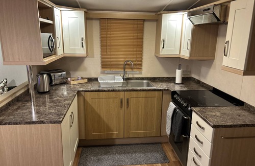 Clacton-on-Sea Maison | Lovely 3 bed caravan near the beach, ideal for families!