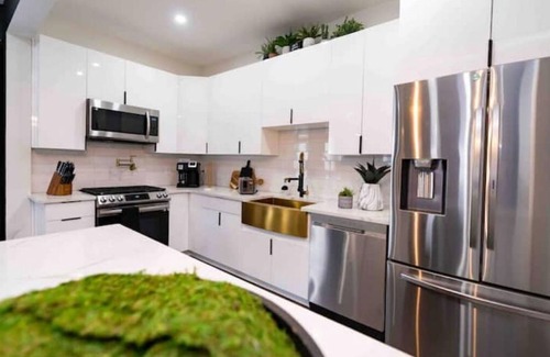Codman Square Appartement | Lovely 3 bedroom 2 bath “6 miles from downtown”