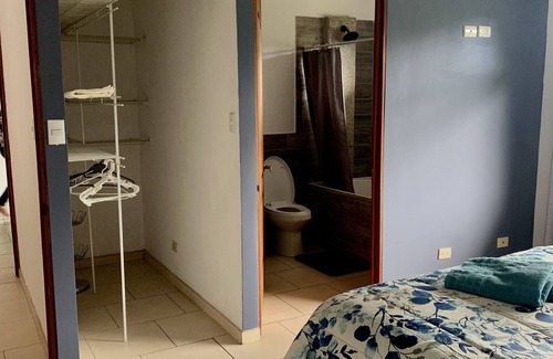 Roble Appartement | Lovely 3 bedroom apartment overlooking Christmas tree farm