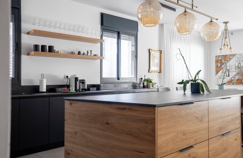 Ra'ananna Appartement | Lovely 3-bedroom apartment in Ra'anana with WiFi and AC
