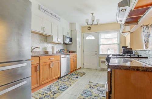 Canarsie Appartement | Lovely 3 bedroom Apartment with full kitchen, DR/4 beds/1.5Bathroom
