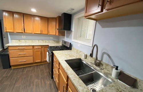 West Lawn Appartement | Lovely 3-bedroom apartment, safe and clean, close to Midway Airport