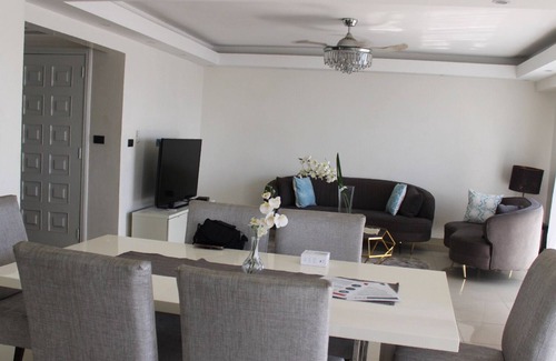 San Geronimo Appartement | Lovely 3 Bedroom Apartment, Sea View & Pool Area