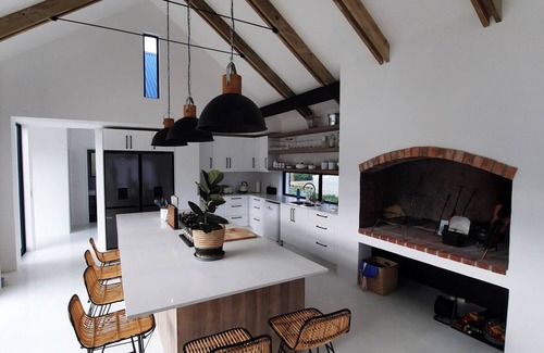 Pringle Bay Maison | Lovely 3 bedroom house within 5 minute walk from the beach
