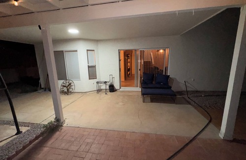 Metropolitan Maison | Lovely 3-bedroom house with pool, 3 car garage, spacious, work station.