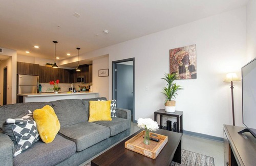 Little Tokyo Appartement | Lovely 3BR Apt w/ Balcony & Rooftop Pool + Views