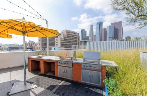 Little Tokyo Appartement | Lovely 3BR Apt w/ Balcony & Rooftop Pool + Views