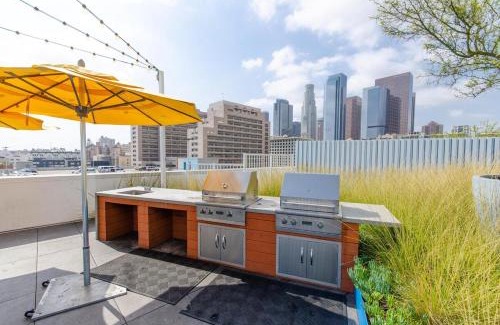 Historic Core Appartement | Lovely 3BR Apt With Balcony And Rooftop Pool Plus Views