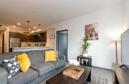 Historic Core Appartement | Lovely 3BR Apt With Balcony And Rooftop Pool Plus Views