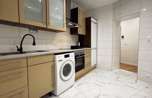 Liesing Appartement | Lovely 4BR Apt Near Kaufpark Alterlaa