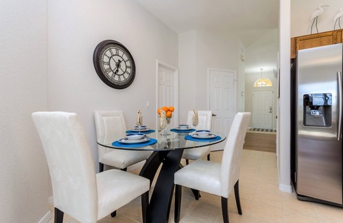Marbella Maison | Lovely 5 Bed Home with Lake View and Private Pool