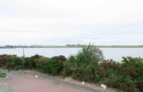 Thamesmead East Maison | Lovely 5 bed house 8 beds