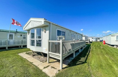 Ingoldmells Maison | Lovely 7 berth caravan with free WiFi in Skegness ref 67009L