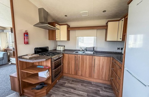 Clacton-on-Sea Maison | Lovely 8 berth caravan at Valley Farm Holiday Park ref 46829V