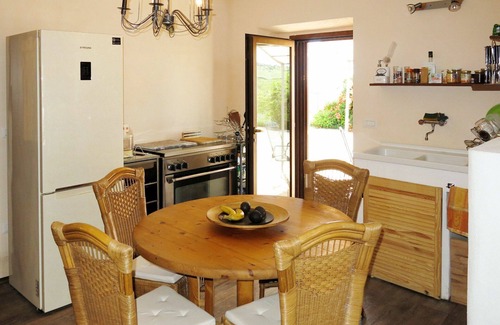 Cologna Spiaggia Villa | Appartement dans une maison de vacances avec climatisation, WIFI, piscine, bain à remous, TV, patio