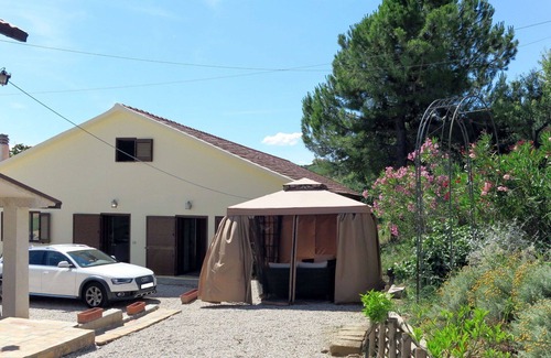 Cologna Spiaggia Villa | Appartement dans une maison de vacances avec climatisation, WIFI, bain à remous, piscine, TV, patio