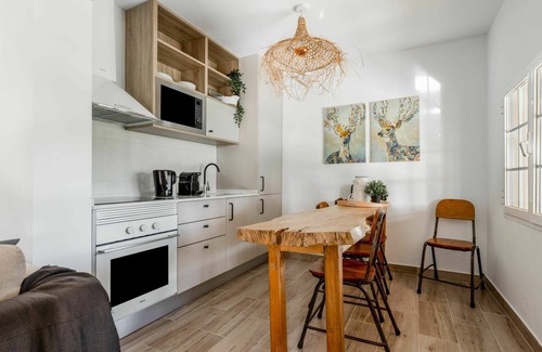 Sao Martinho Villa | Confortable appartement dans une maison de vacances avec WIFI, piscine, TV et terrasse
