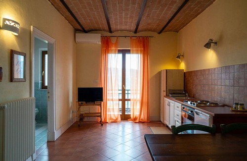 Villa Santa Maria Appartement | Joli appartement pour 4 personnes avec climatisation, WIFI, piscine, TV, balcon et animaux admis