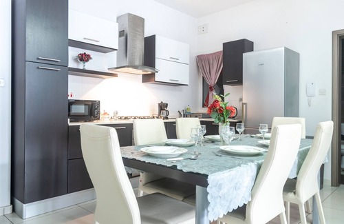 Bugibba Appartement | ☆ Lovely Apart. ♡ next to Bugibba Square ☆