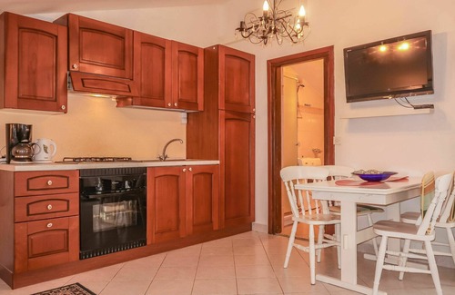 Skrbcici Appartement | Confortable appartement pour 6 personnes avec climatisation, WIFI, TV et patio