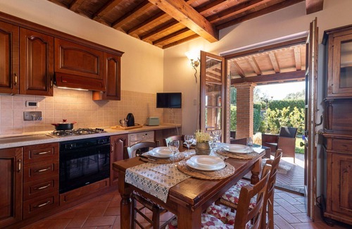 La Pesta Maison | Bel appartement dans une maison de vacances avec climatisation, WIFI, TV, terrasse et animaux admis