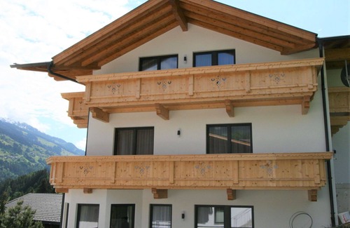 Hainzenberg Appartement | Agréable appartement pour 8 personnes avec WIFI, TV, terrasse, animaux admis et parking