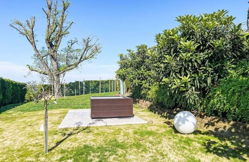Portacomaro Appartement | Joli appartement avec climatisation, piscine, WIFI, TV, terrasse, animaux admis, vue panoramique