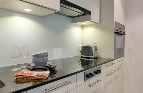 Blausee Appartement | Confortable appartement pour 4 personnes avec WIFI, TV, balcon, animaux admis et parking