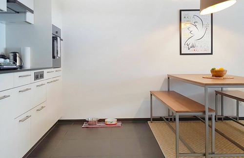 Blausee Appartement | Confortable appartement pour 4 personnes avec WIFI, TV, balcon, animaux admis et parking