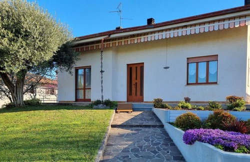 Sevegliano Appartement | Lovely apartment for 5 guests with WIFI, TV, patio and pets allowed