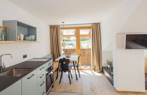 Stams Appartement | Bel appartement pour 3 personnes avec WIFI, terrasse et parking
