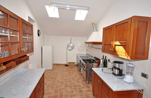 Volterra Appartement | Bel appartement avec WIFI, piscine, TV, animaux admis et parking, près de San Gimignano