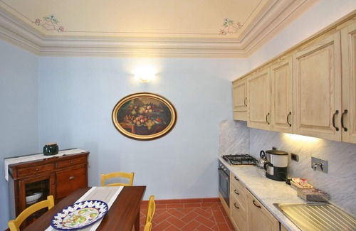 Volterra Appartement | Bel appartement avec WIFI, piscine, TV, animaux admis et parking, près de San Gimignano