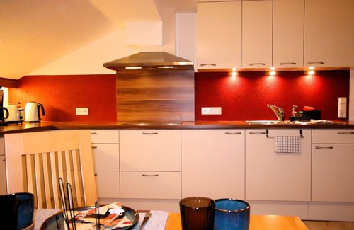 Landeck Appartement | Confortable appartement pour 4 personnes avec WIFI, TV, balcon, animaux admis et parking