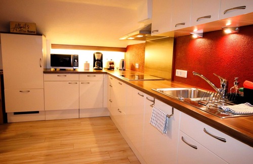 Landeck Appartement | Confortable appartement pour 4 personnes avec WIFI, TV, balcon, animaux admis et parking