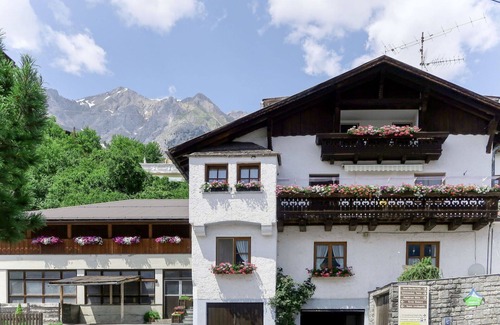 Grins Appartement | Confortable appartement pour 5 personnes avec WIFI, TV et balcon