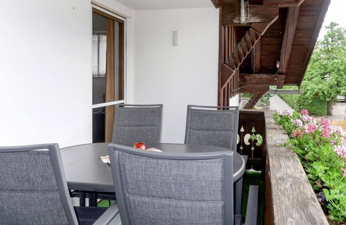 Grins Appartement | Confortable appartement pour 5 personnes avec WIFI, TV et balcon