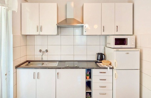 Cancini Appartement | Joli appartement pour 5 personnes avec WIFI, climatisation, TV, terrasse et parking