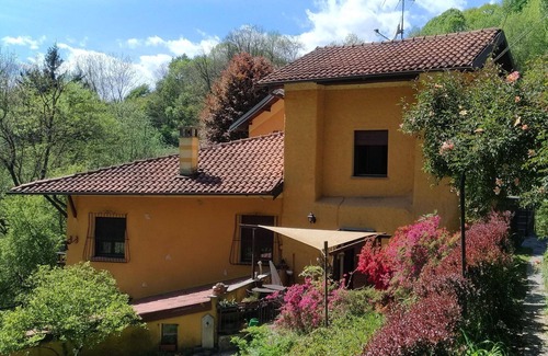 Oleggio Castello Appartement | Confortable appartement pour 6 personnes avec WIFI, TV, terrasse et animaux admis