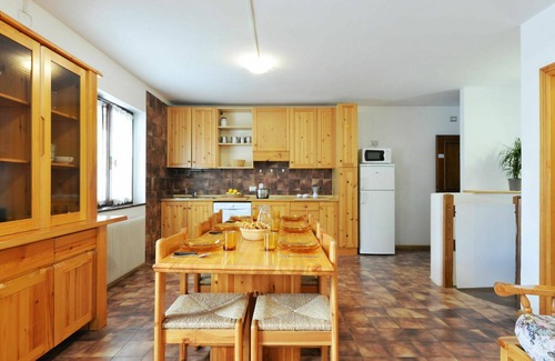 Alba Appartement | Bel appartement pour 8 personnes avec WIFI, TV, animaux admis et parking
