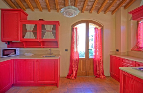 Poggibonsi Appartement | Joli appartement pour 4 personnes avec climatisation, WIFI, piscine et TV, près de San Gimignano