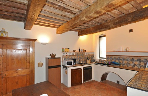 Umbertide Appartement | Joli appartement pour 4 personnes avec WIFI, piscine, climatisation, TV, vue panoramique et parking