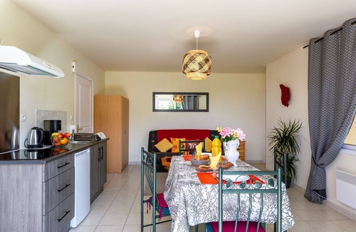 Plougonvelin Appartement | Joli appartement pour 2 personnes avec WIFI, TV, patio et animaux admis
