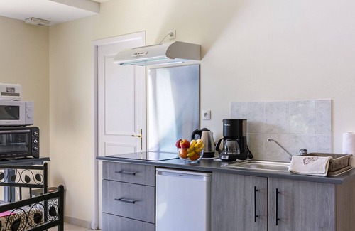 Plougonvelin Appartement | Joli appartement pour 2 personnes avec WIFI, TV, patio et animaux admis