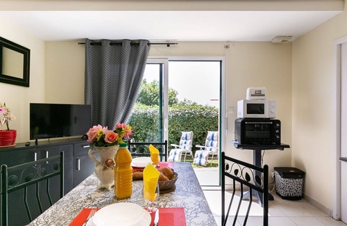 Plougonvelin Appartement | Joli appartement pour 2 personnes avec WIFI, TV, patio et animaux admis