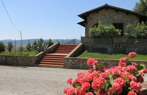 Terricciola Maison | Bel appartement dans une maison de vacances avec WIFI, piscine, terrasse, animaux admis et parking