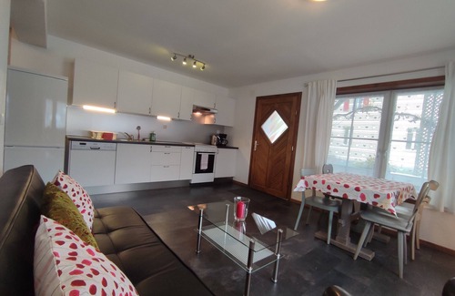 Boenigen Appartement | Lovely apartment in classic Chalet by the lake