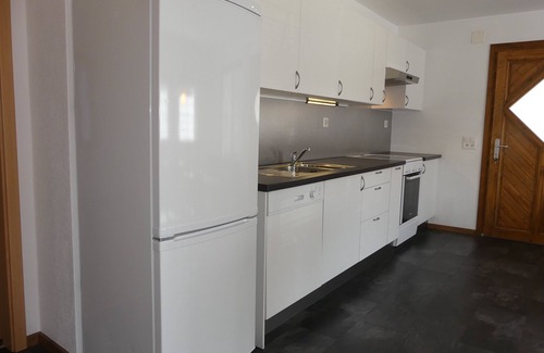 Boenigen Appartement | Lovely apartment in classic Chalet by the lake